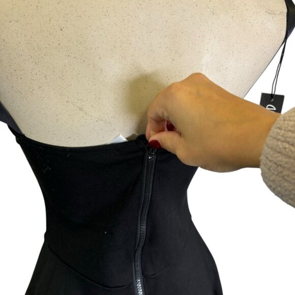 NWT CURRENT MOOD DOLLSKILL Black Mini Dress Buckle Straps Size Small - Picture 4 of 6